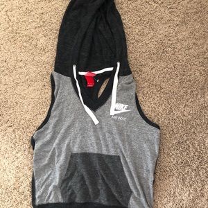 NIKE sleeveless work out top